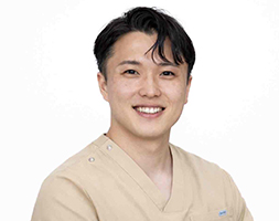 歯科医師　谷口友一